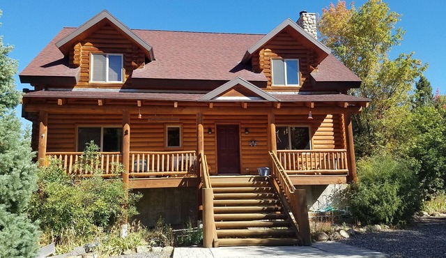 Creek Side Mountain Cabin Retreat