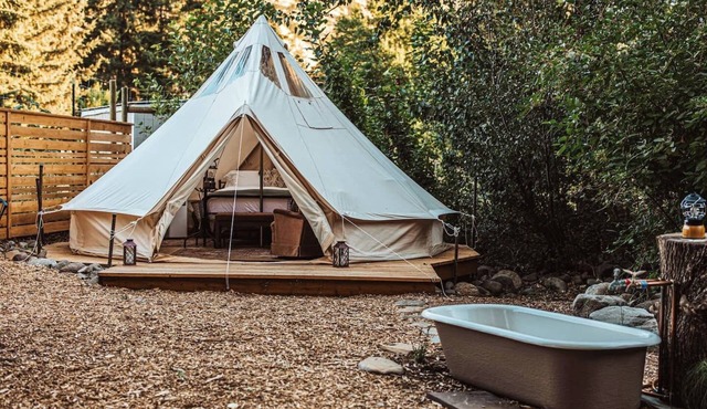 Creek-side Retreat - Glamping