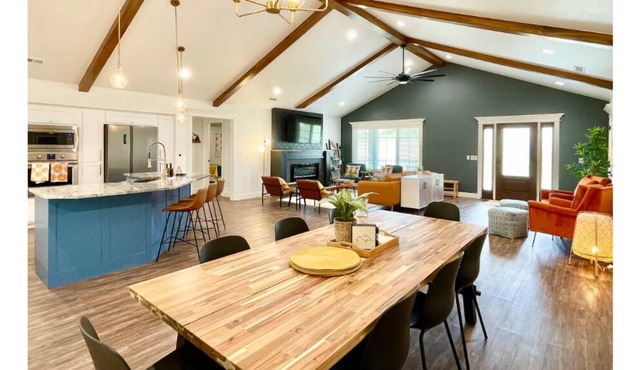Creek Side Retreat w/ HotTub by Lake & Bike Trails