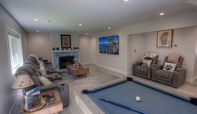 Creek Side Summit - Fully updated Home Retreat