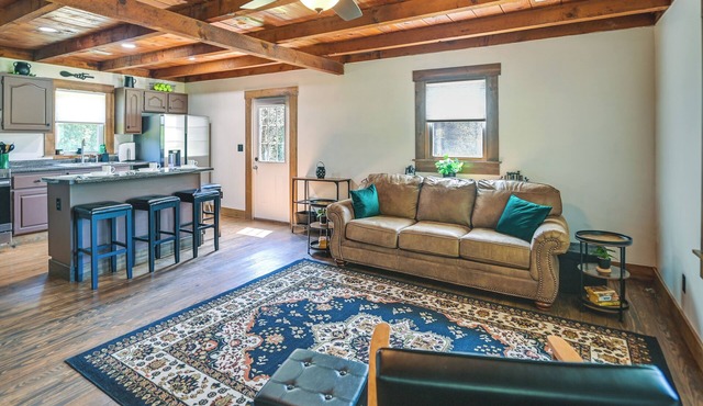 Creek, Trails & Falls! Rural Red River Gorge Cabin