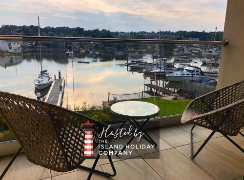 Creek View - A Tranquil Waterside Retreat with a Touch of Luxury and Pontoon