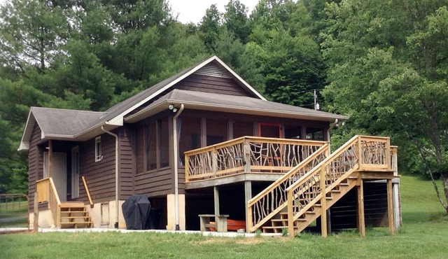 Creekfront Cabin, Renovated,