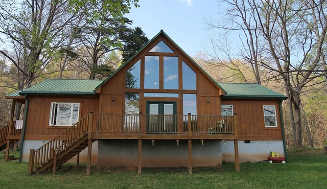 Creekfront Family-friendly Cabin in Blue Ridge Mountains
