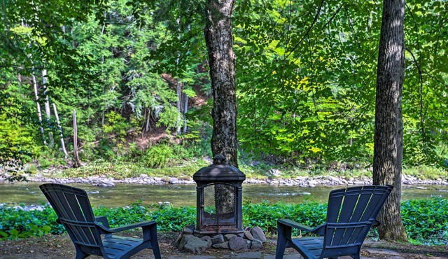 Creekfront Getaway w/ Deck in Livingston Manor!