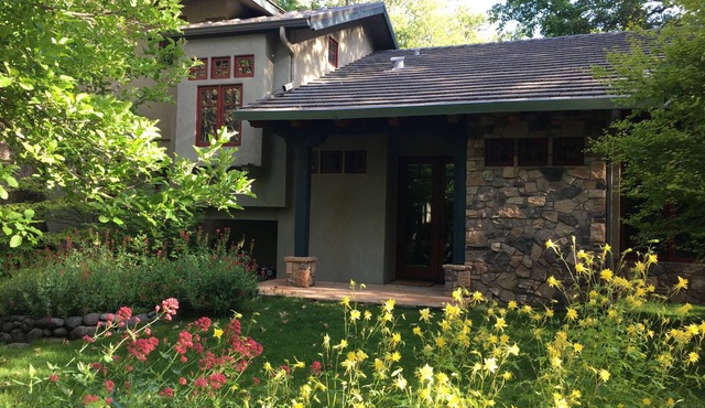 Creekfront Luxury Nestled in Oak Creek Cyn, Sedona .Pet Friendly.