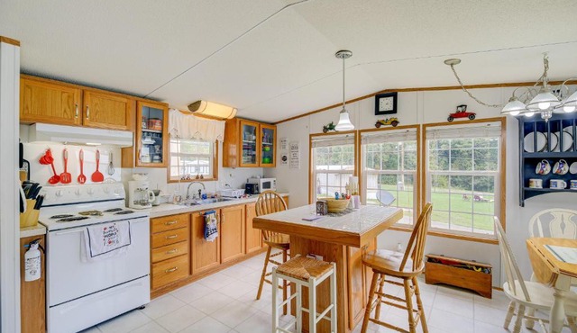 Creekfront Max Meadows Mobile Home with Deck!