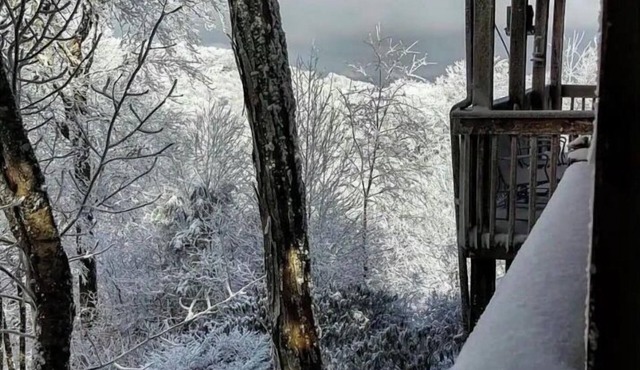 Creekside 2min to slopes.quiet & private location