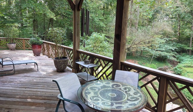 CREEKSIDE-ATLanta Terrace-Level Guest Suite/23 mins from Mid-Town Atlanta