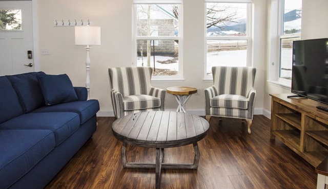 Creekside Bungalow-Mountain & Valley Views-Dark Sky