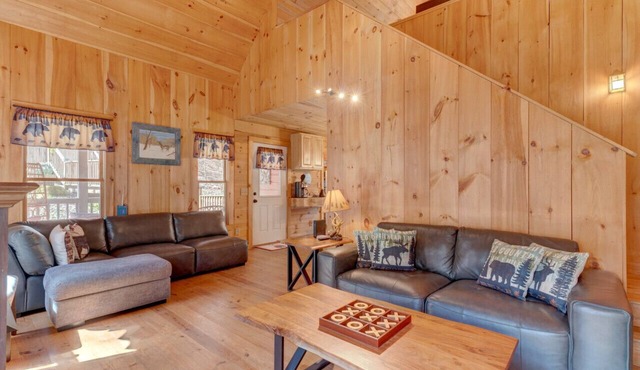 Creekside Cabin fire pit pizza oven dogs hot tub