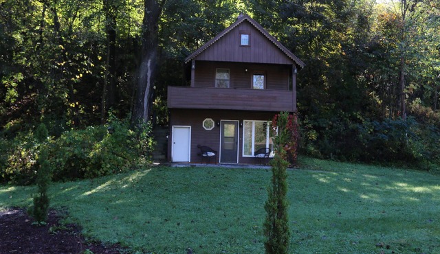 Creekside Cabin Getaway