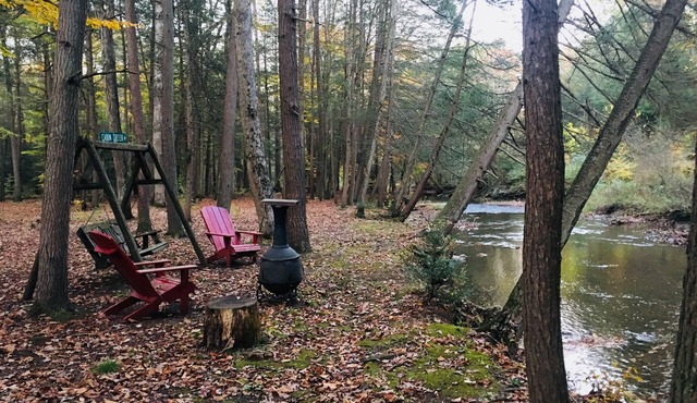 Creekside Cabin is no longer available.