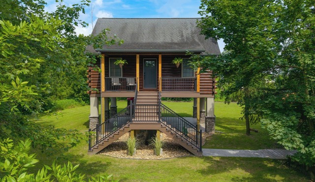 Creekside Cabin | Kayaks + Hot Tub