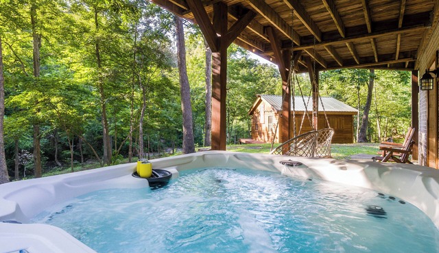 Creekside Cabin Retreat - Hot Tub, Fire Pit, Near Lost River WV