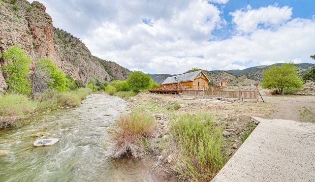 Creekside Cabin w/Deck & Views in Panguitch!