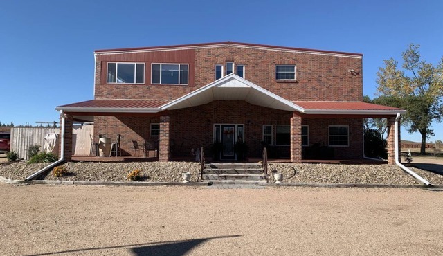 Creekside Cabin West Located next to where the Calamus River enters the lake.