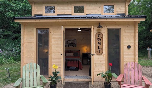 Creekside Cabins - Comet