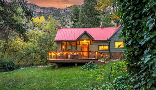 Creekside Cottage with Outdoor Patio & Firepit, Cozy Fireplace Near Hot Springs