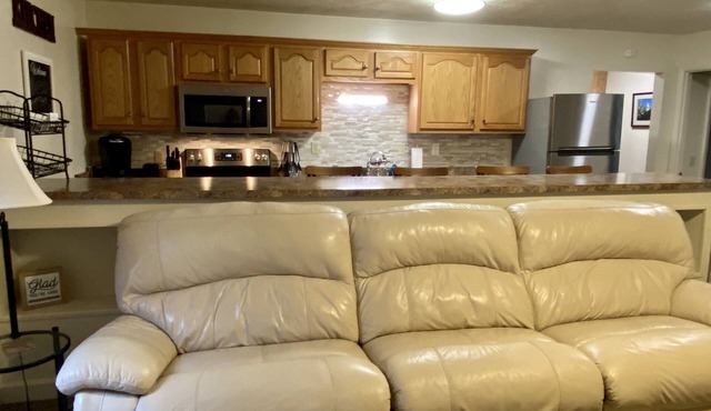 Creekside Cottage-House-2 bedroom 1 bath-All one level