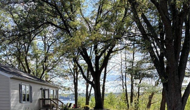 Creekside Cottage! Lake Altoona Getaway