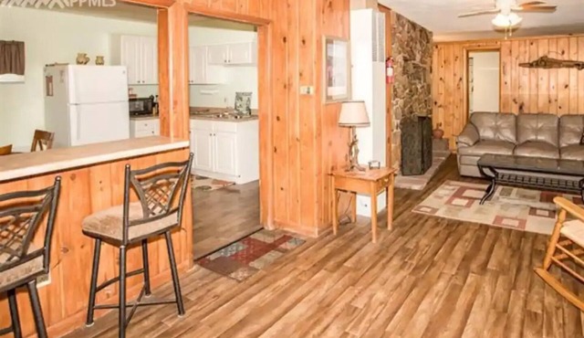Creekside Cottage - Mountain Lovers Dream