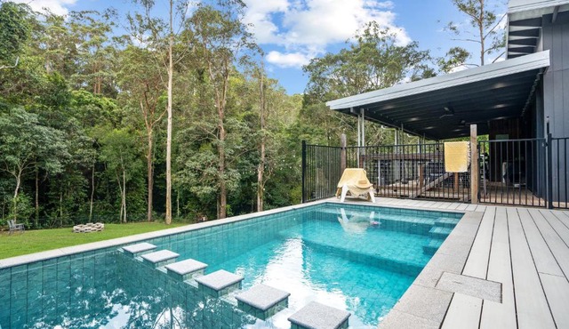 Creekside Cottage, pet friendly w pool