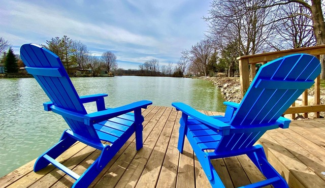 Creekside Cottage - Waterfront Retreat with Kayaks, Fishing & Game Room