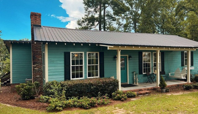 Creekside Country Cottage- minutes away from I-95