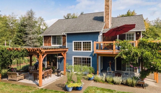 Creekside Farm Escape -Monroe