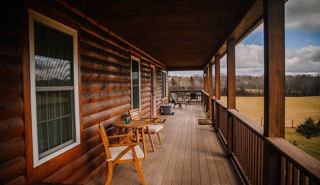 Creekside Farm on 50 Acres! Close to NRT! 4BR/S8