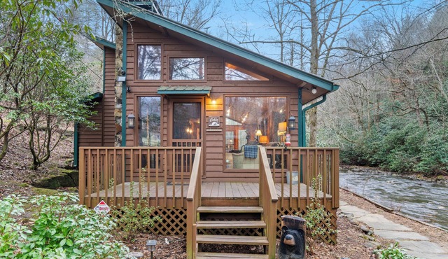 Creekside - Firepit - Hiking Nearby - Family Friendly