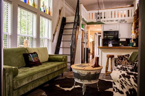 Creekside Gem, Hot Tub, Sleeping Porch, Fire Pit