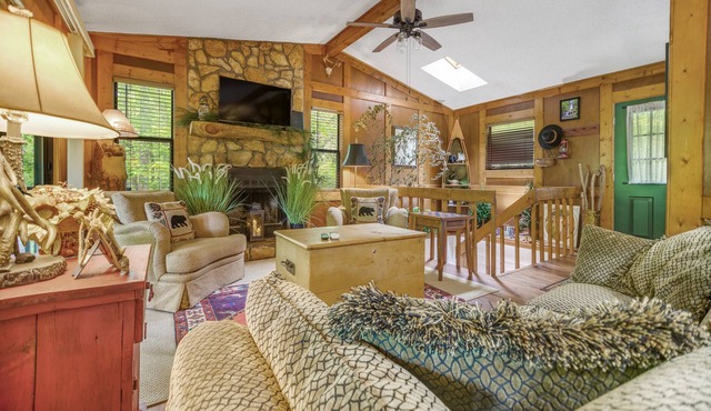 Creekside getaway with full kitchen, furnished deck, & gas grill