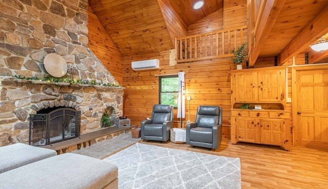 Creekside Hideaway 3 BR 2 Bath
