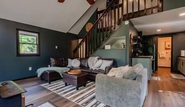 Creekside Hideaway Cabin