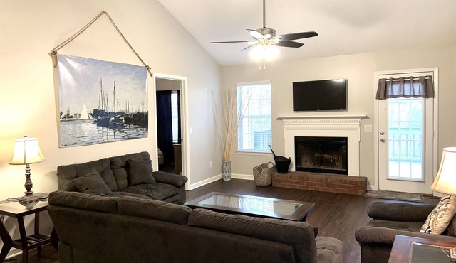 Creekside Hideaway/near Opry Mills/lake/7 mi to DT