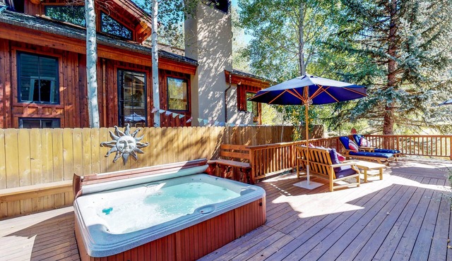Creekside home with hot tub, deck & mountain view - 1 mile to lifts
