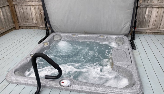 Creekside Hot Tub House