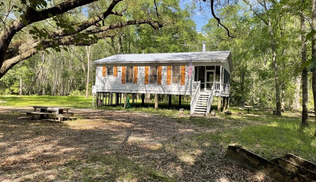 Creekside Hunting and Fishing Cabin overlooking Lotts Creek on 190 acres