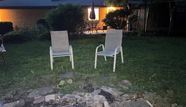 Creekside Inn & Backyard Camp Family friendly house single level sleeps 10