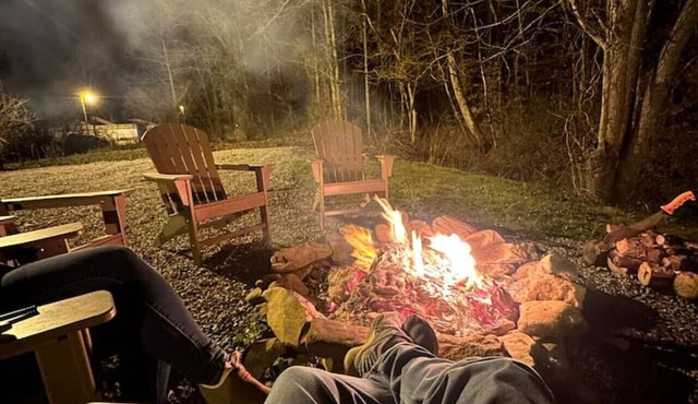 Creekside Lodge–Trailside Stay w/Firepit, Sleeps 10