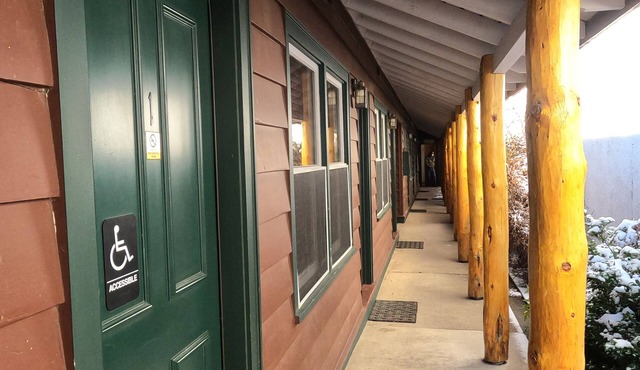 Creekside Lodge