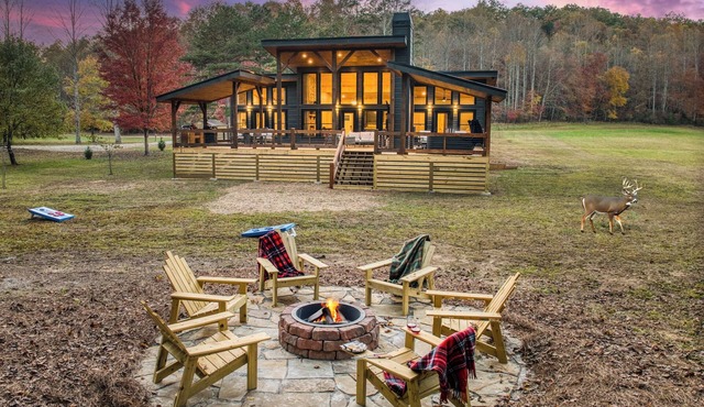 Creekside Luxe, Modern & Secluded Cold Plunge, Sauna, Peloton & Weights