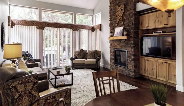 Creekside Luxury @ Eaglecrest-Dog Friendly Escape!