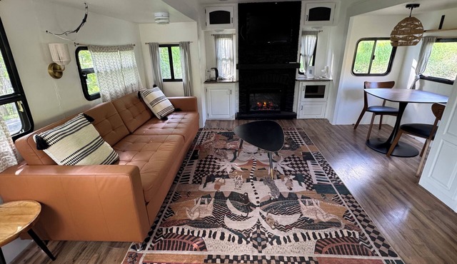 Creekside Magic in Luxury RV on Working Farm