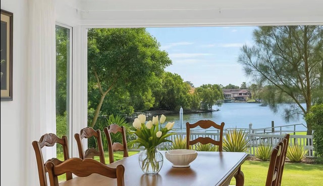 Creekside Manor - Spacious | Nature & Serenity