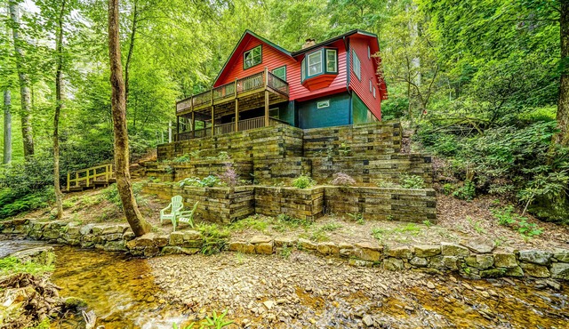 Creekside mountain cabin with firepit, deck, grill, Ping-Pong, and fireplace