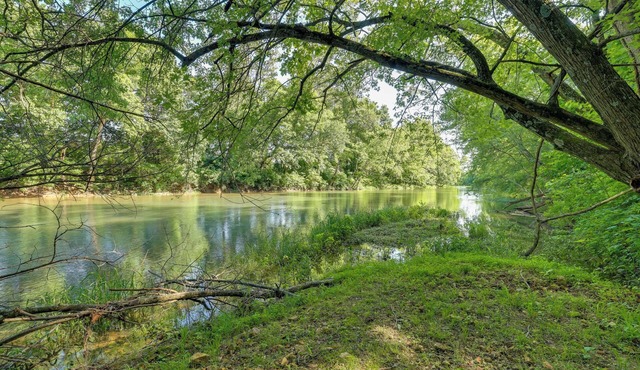 Creekside Nature Escape in Southwest Missouri