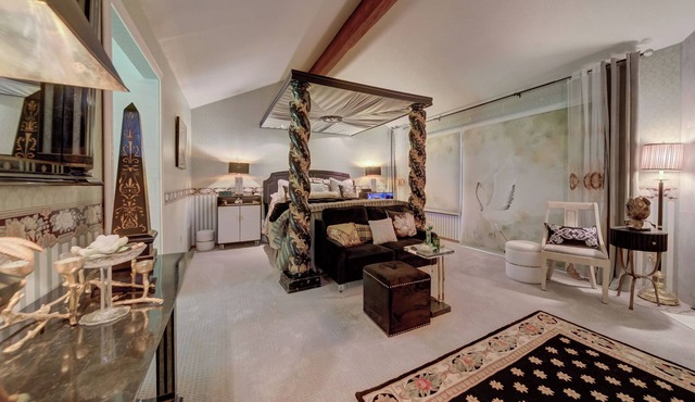 Creekside Paradise. Luxury & comfort on private forest/parklike grounds